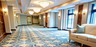 Wpływ wzornictwa wykładzin hotelowych na doświadczenie gości i wizerunek marki michalina-coniveo.pl_zaplecza - wykładziny hotelowe.jpg