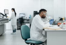 lab-med.pl - 242-kiedy-warto-skorzystac-z-uslug-nowoczesnego-laboratorium-dia.webp