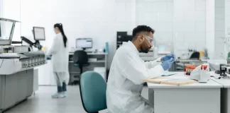 Kiedy warto skorzystać z usług nowoczesnego laboratorium diagnostycznego? lab-med.pl - 242-kiedy-warto-skorzystac-z-uslug-nowoczesnego-laboratorium-dia.webp
